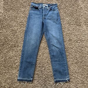 Levi's Women’s Wedgie Straight 27 Jeans Size 27x27 Blue Denim Frayed Hem Used